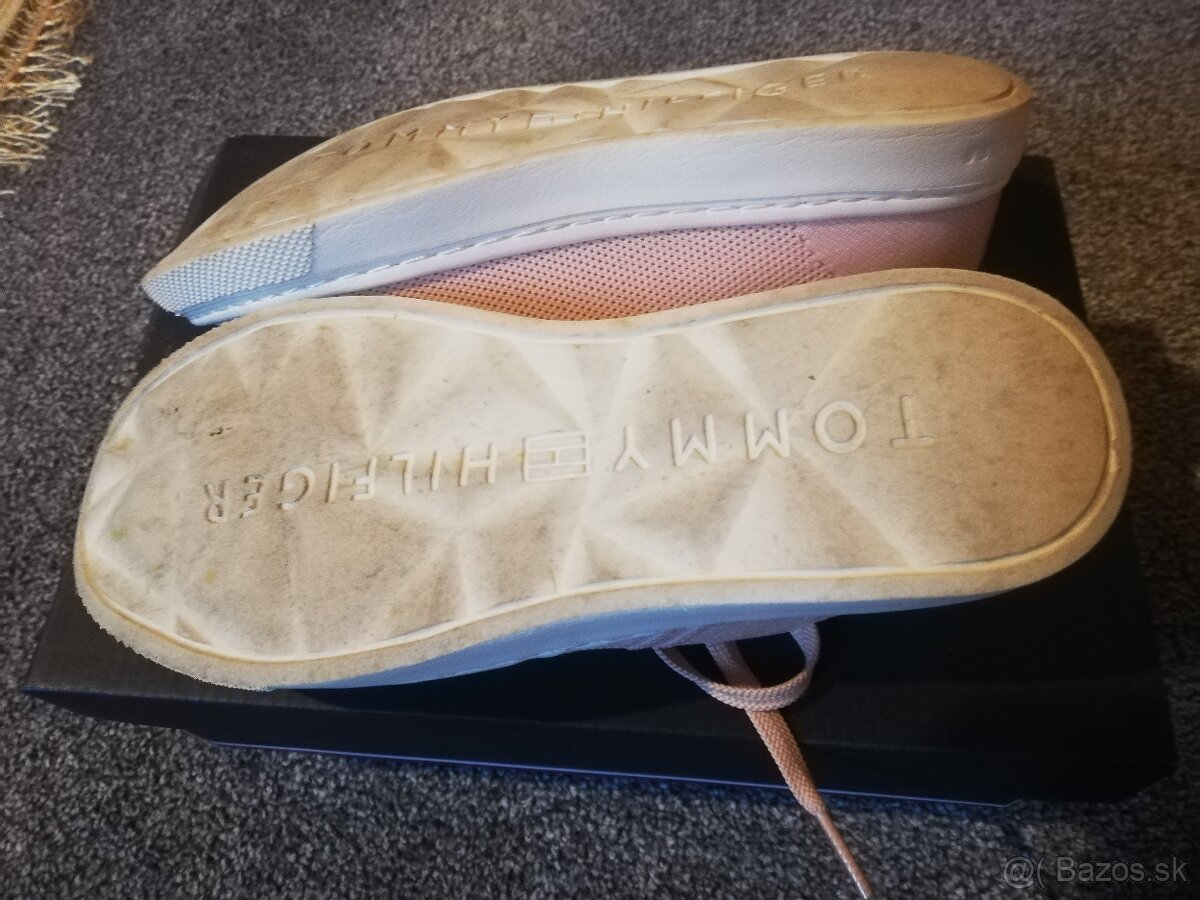 Predám tenisky Tommy Hilfiger - veľkosť č. 36 - 5