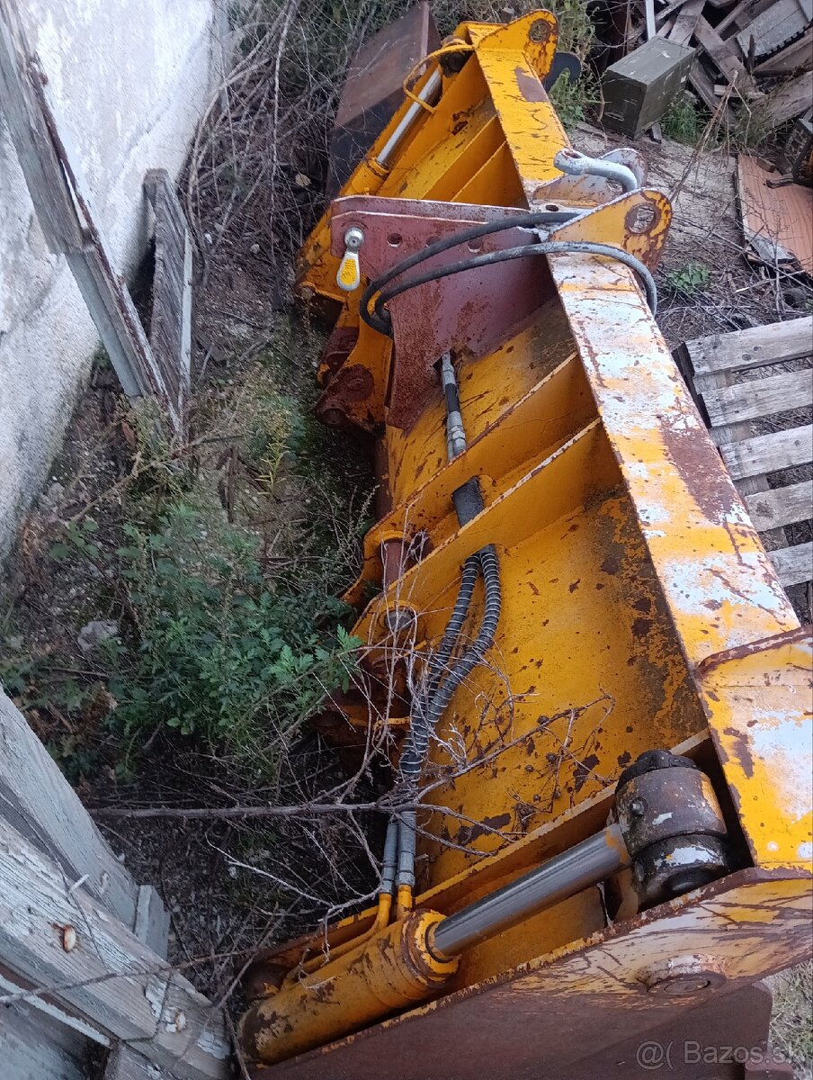 lyžica klapacka z JCB 3CX - 5