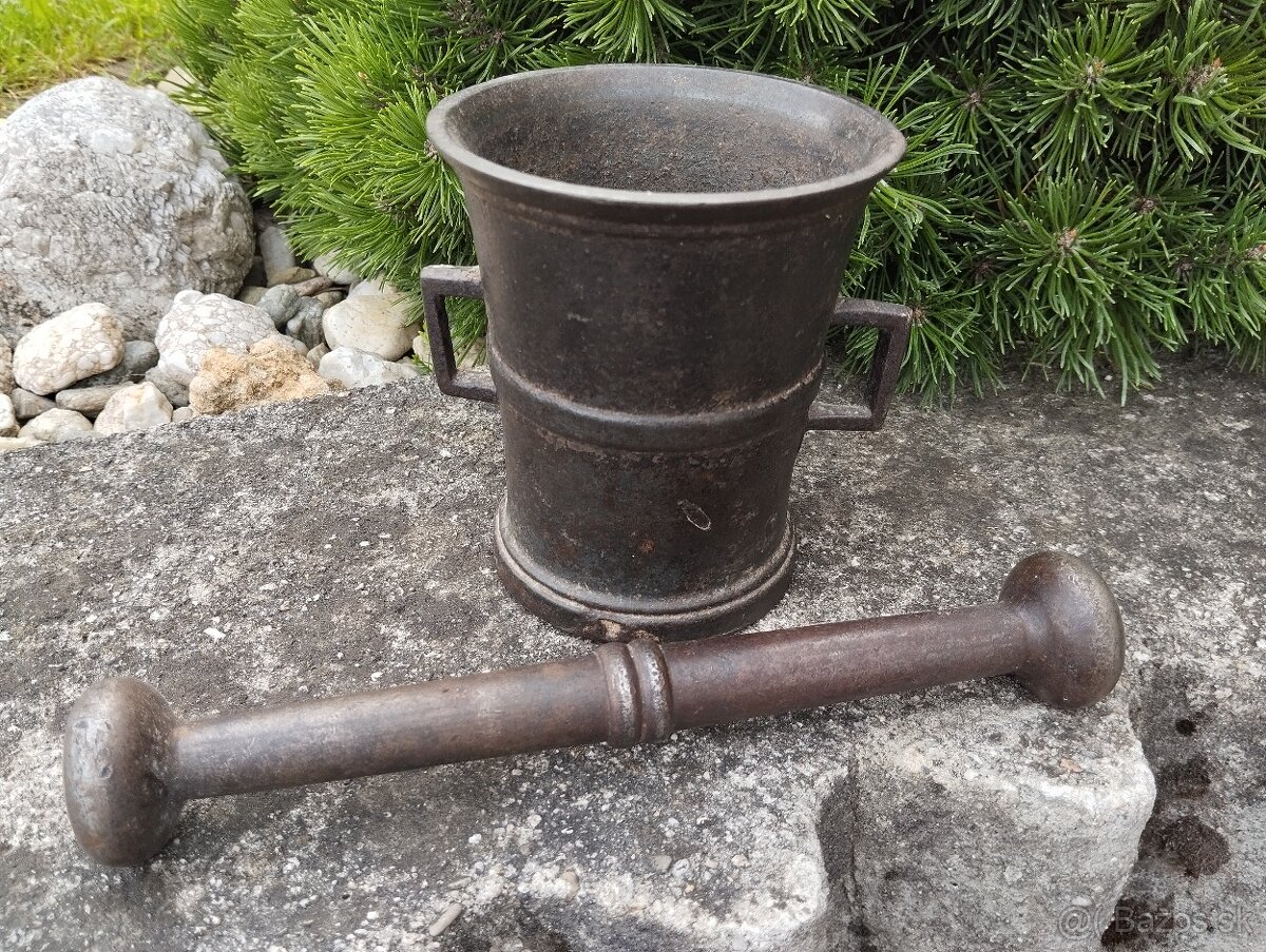 Velký hmoždíř s uchy a tloukem - 5