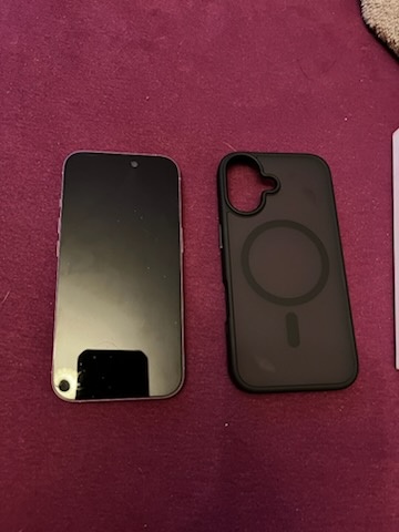 Predám iPhone 16 - 5