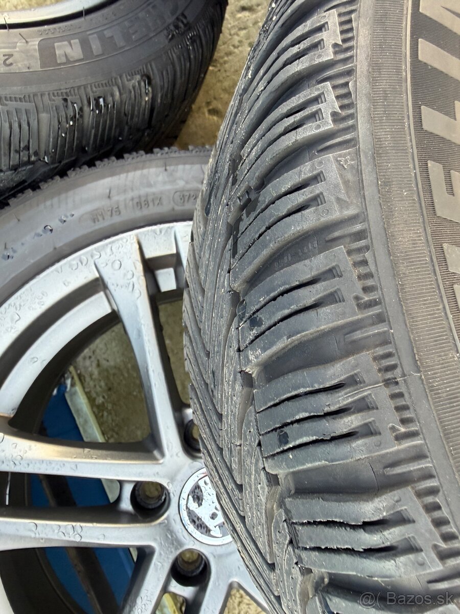 Zimna sada Škoda Octavia 205/50 R17 - Michelin Alpin 6 - 5
