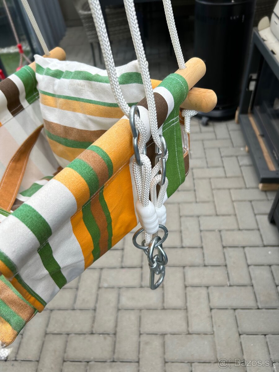 Detska hojdacka s bezpečnostným pasom - 5