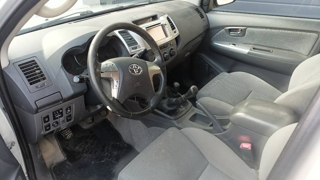 TOYOTA HILUX - NA PREDAJ / NA SPLATKY