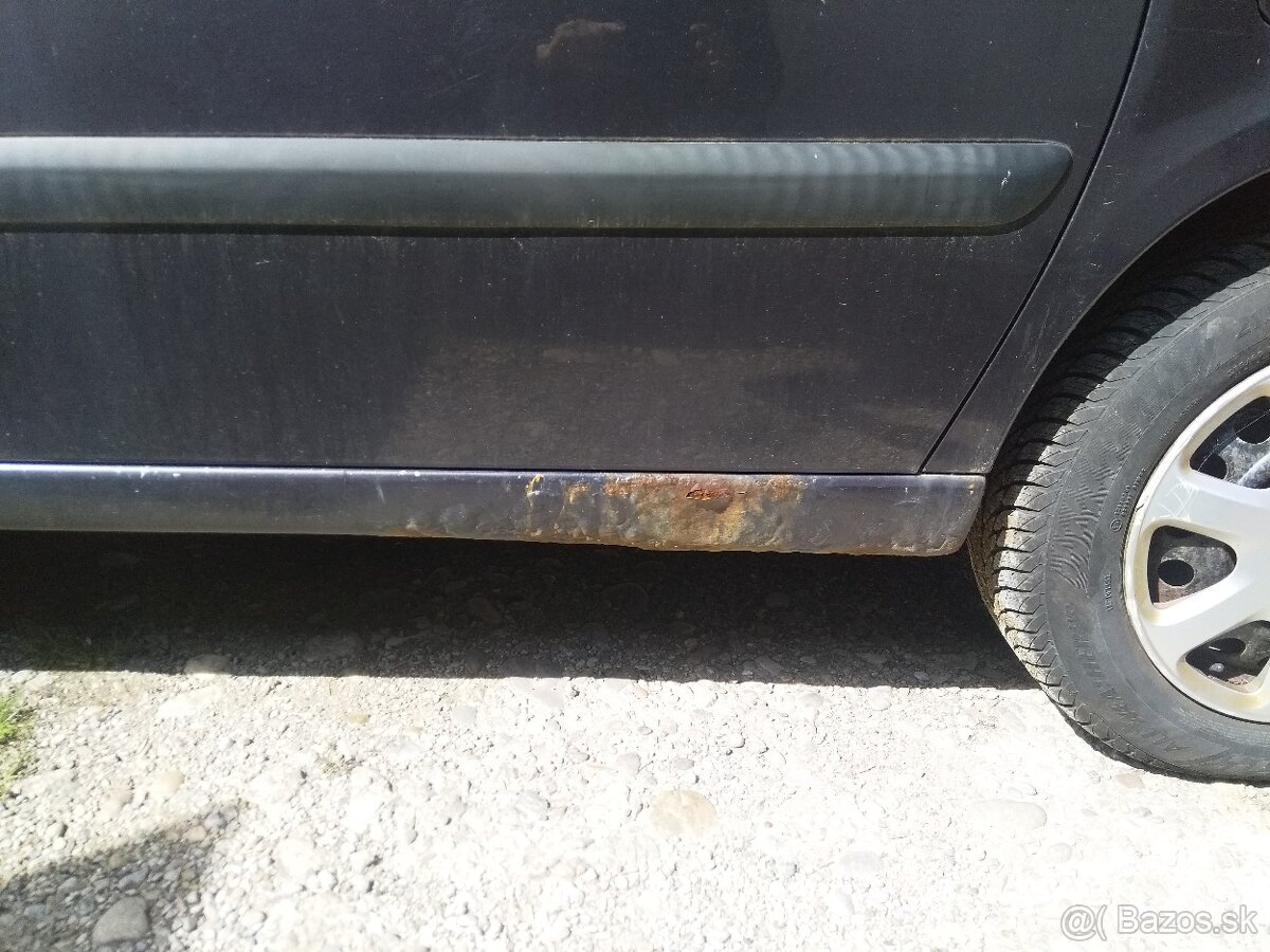 Predám PEUGEOT 8O7, r.v. 2006 - 5