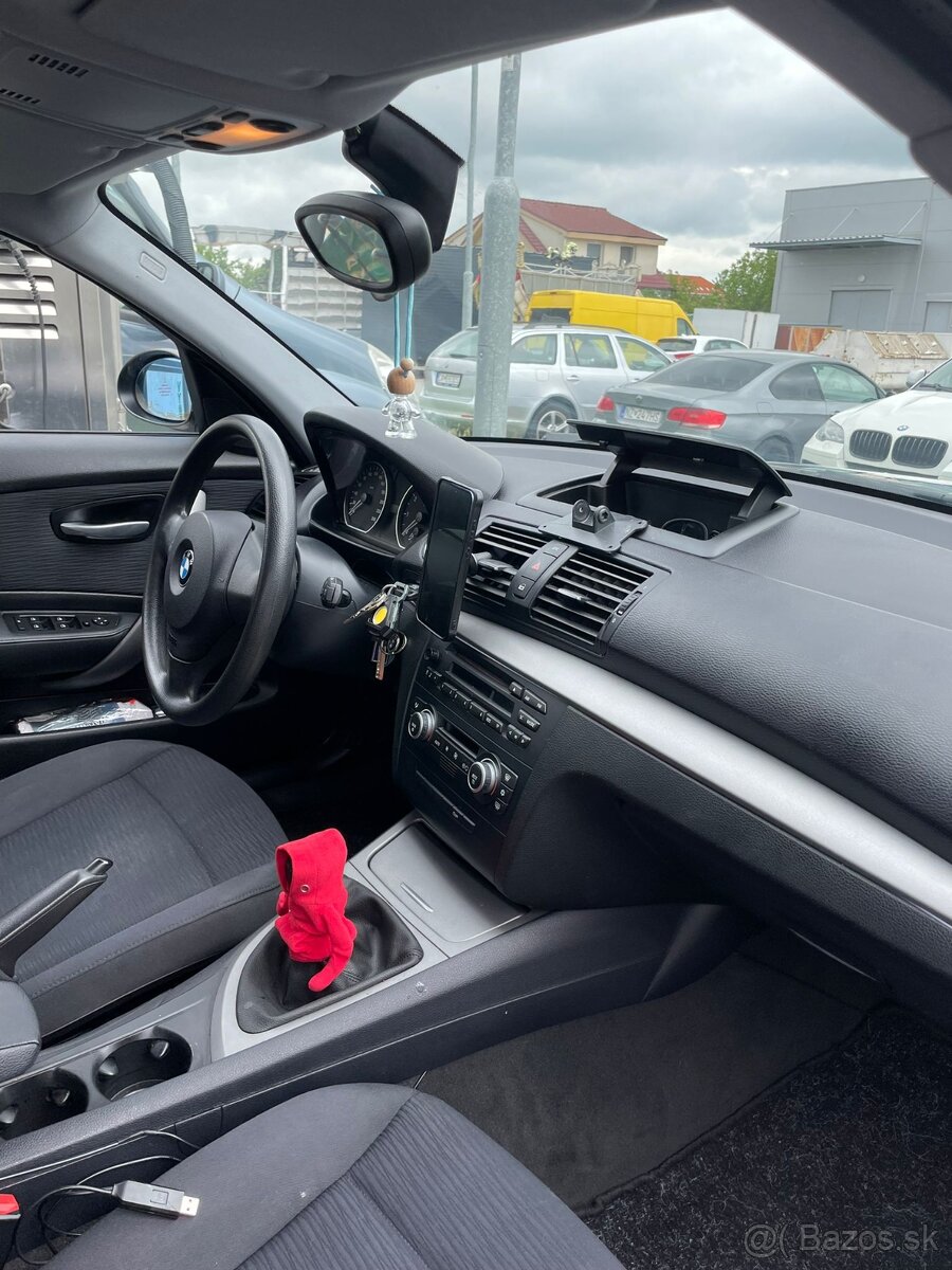 BMW 118i - 5