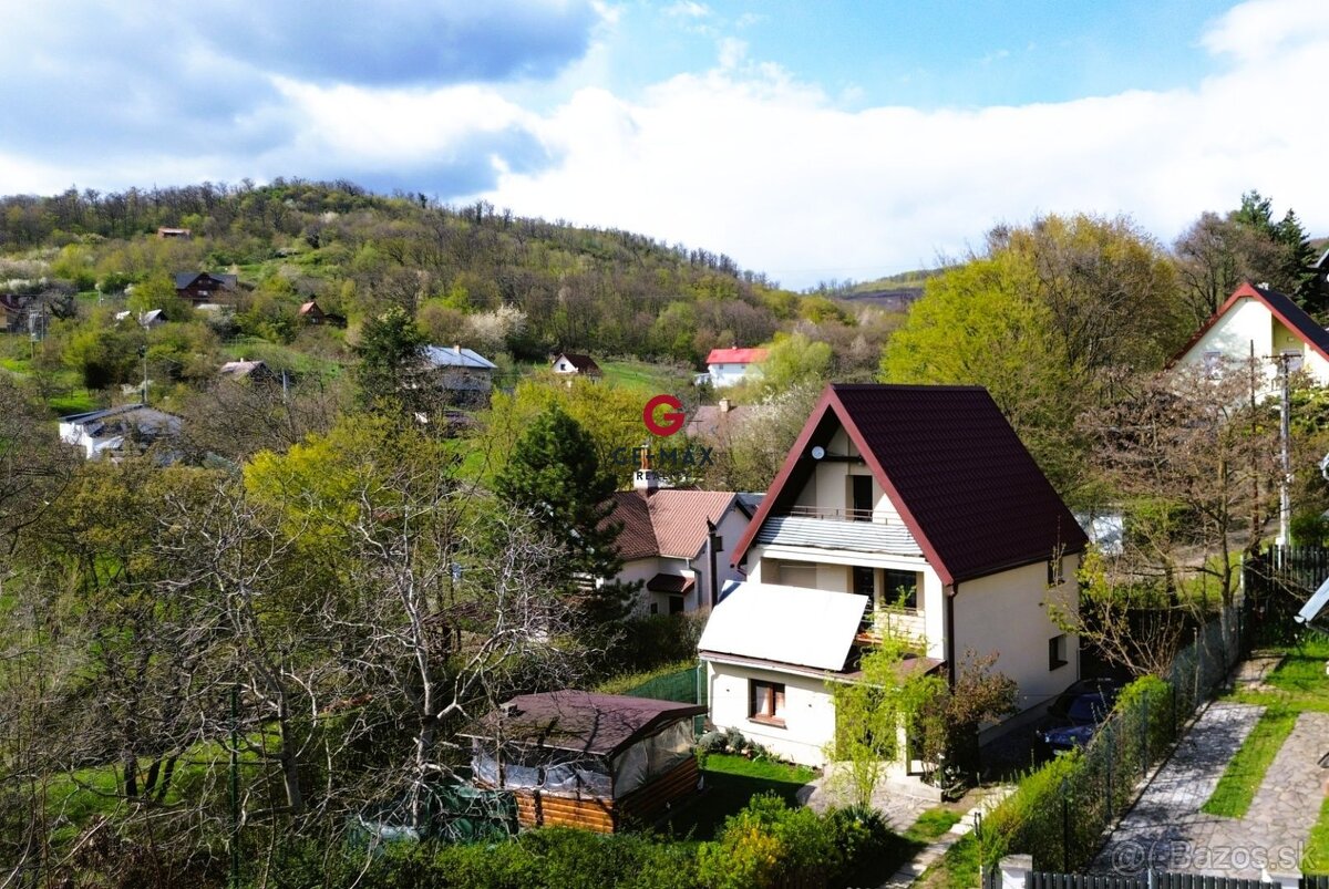 Chata ako stvorená na oddych aj bývanie – Kaluža, len pár mi - 5