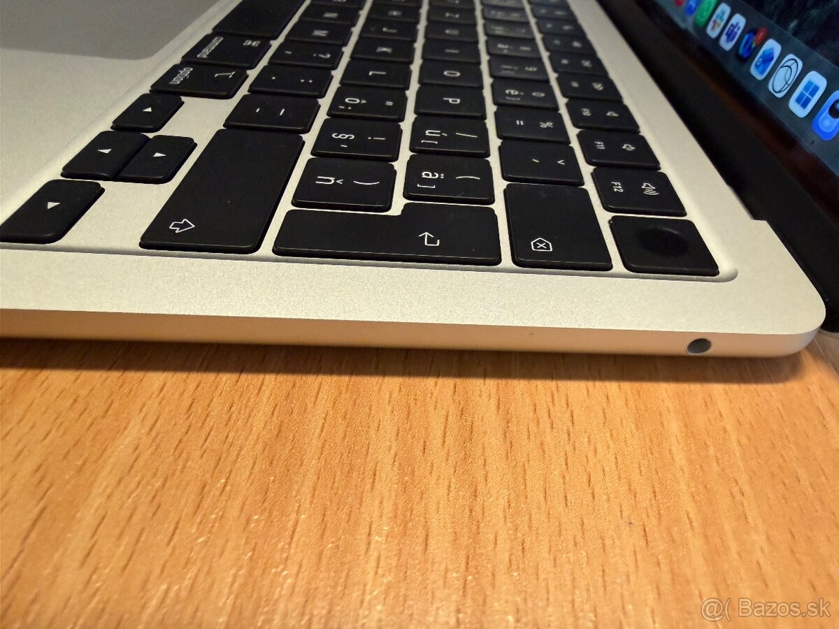 Macbook air M3, 13”, strieborny, 16/256 - 5