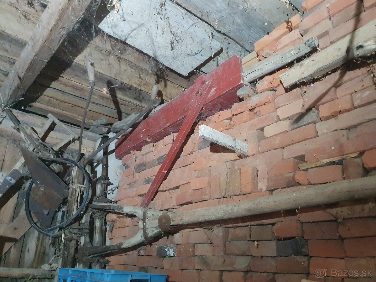 Predam 103 ročné drevene oje z voza z s kovanim z roku 1922. - 5