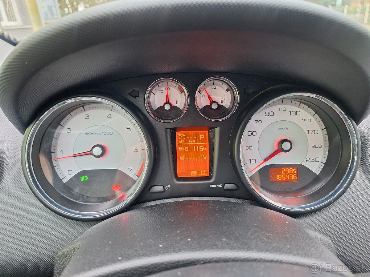 PEUGEOT 308 SW 1,6 BENZÍN AUTOMAT NOVÁ STK,EK 12/2027 - 5