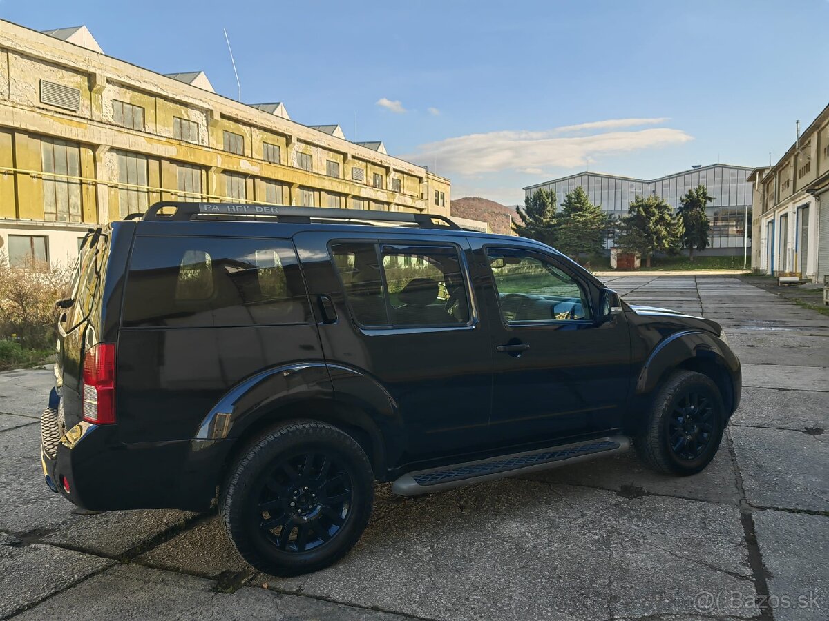 Nissan Pathfinder - 5