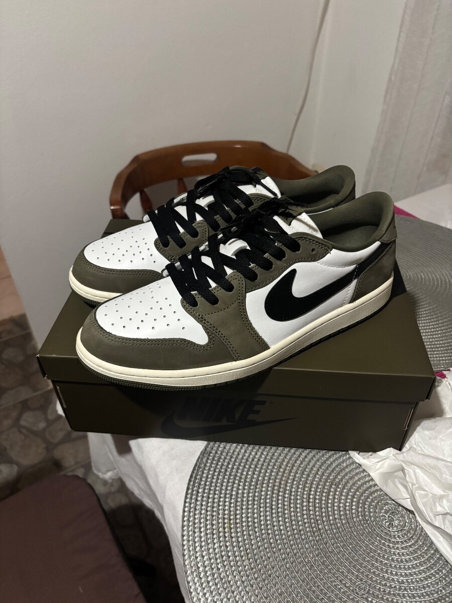 Nike Air Jordan 1 Retro Low Medium Olive - 5