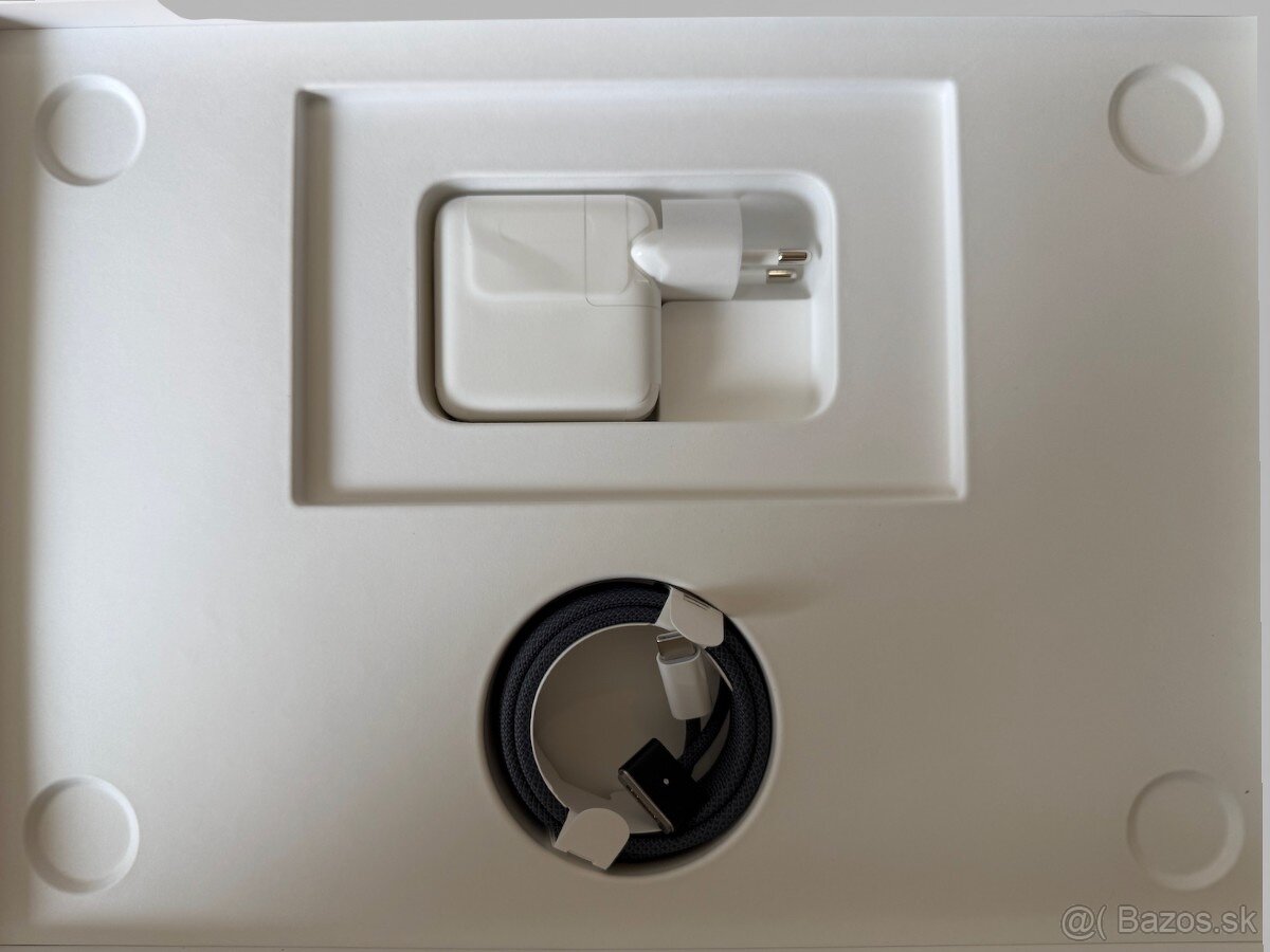 Macbook Air M4 3 cykli na baterke - 5