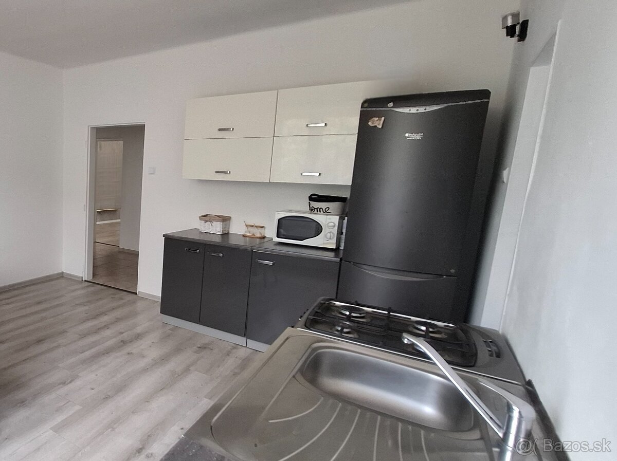 Rodinný dom v Novej Bošáci - 5