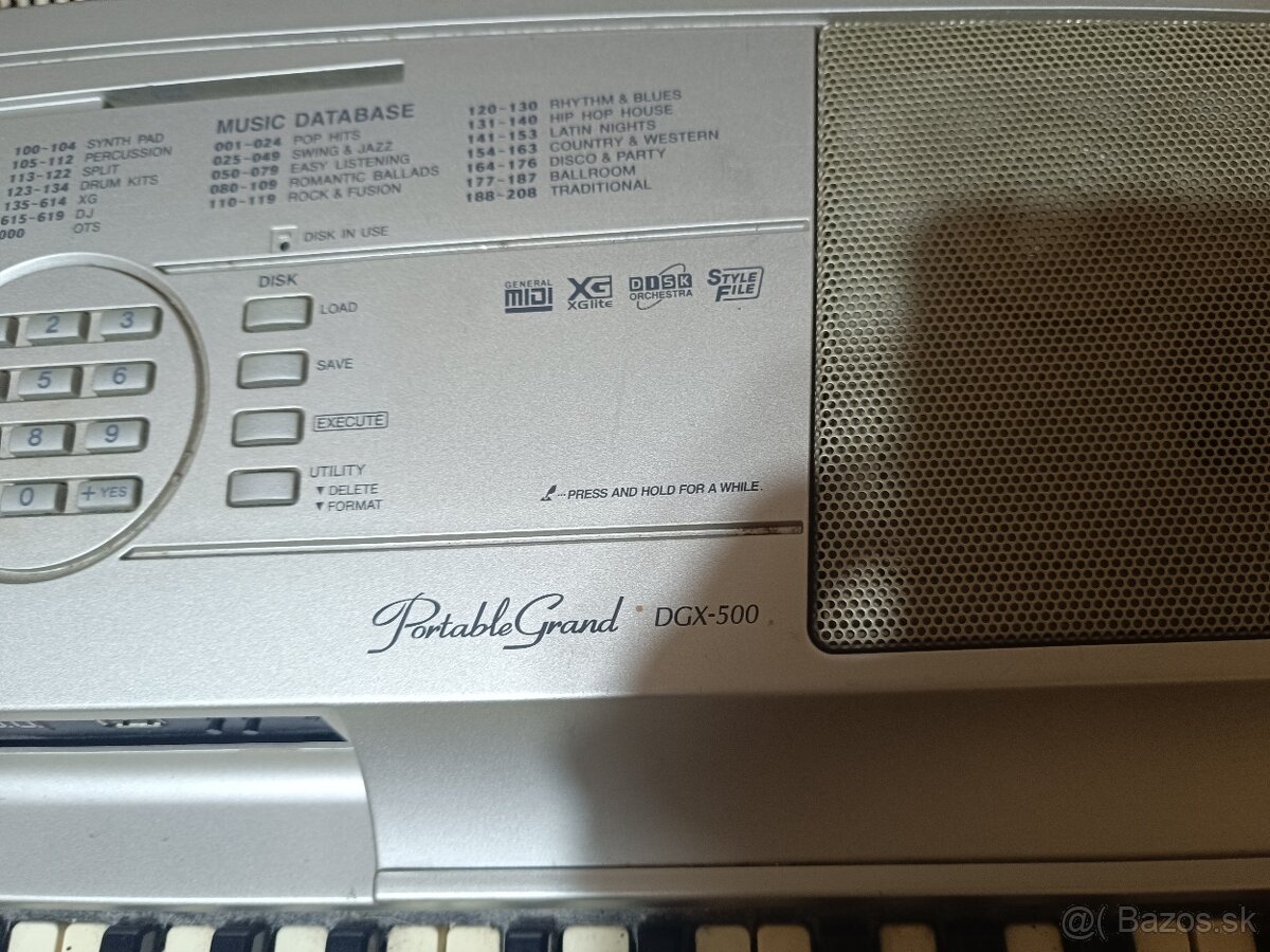 Yamaha dgx 500 - 5