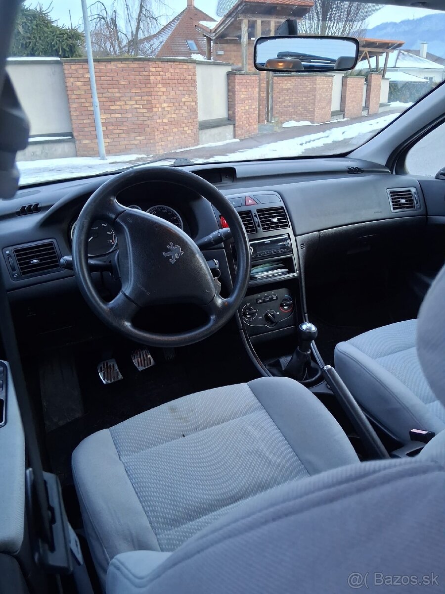 Peugeot 307 Hatchback - 5