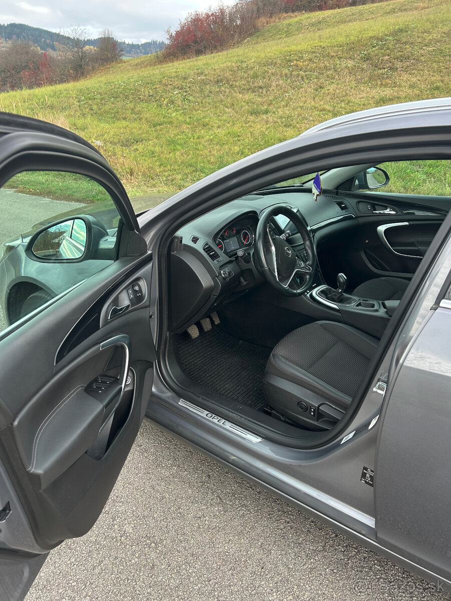 Opel Insignia Sports Tourer SW - 5