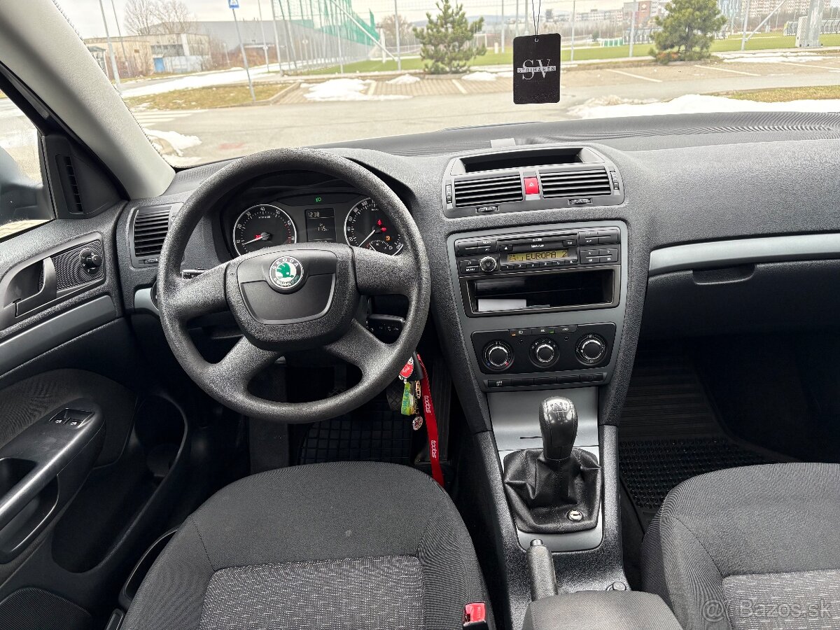 Predám Škoda Octavia Tour 2 facelift 1.6 - 5