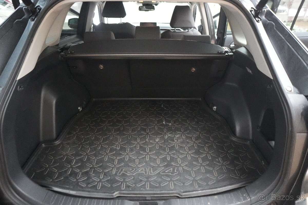 TOYOTA RAV4 - 5