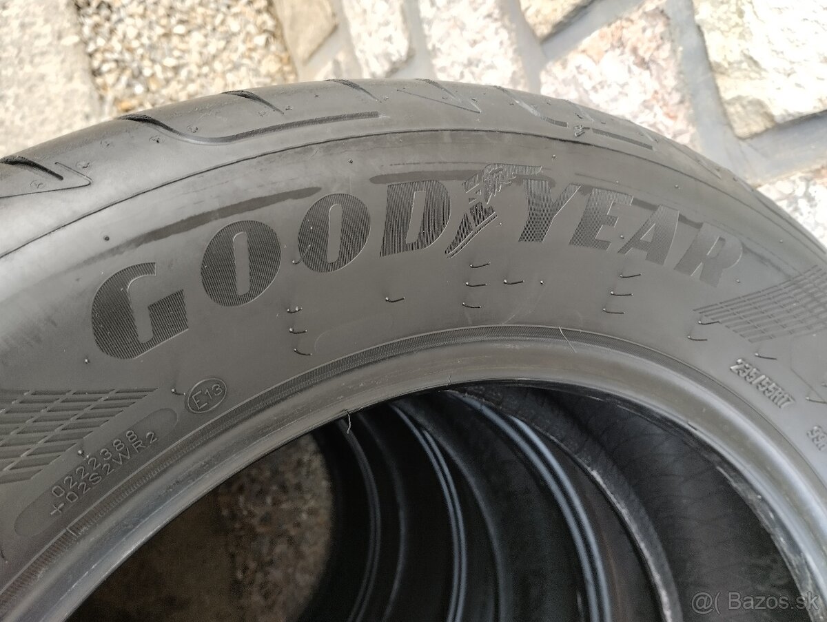 235/55R17 LETNÉ PNEU GOOD YEAR EAGLE F1 - 5