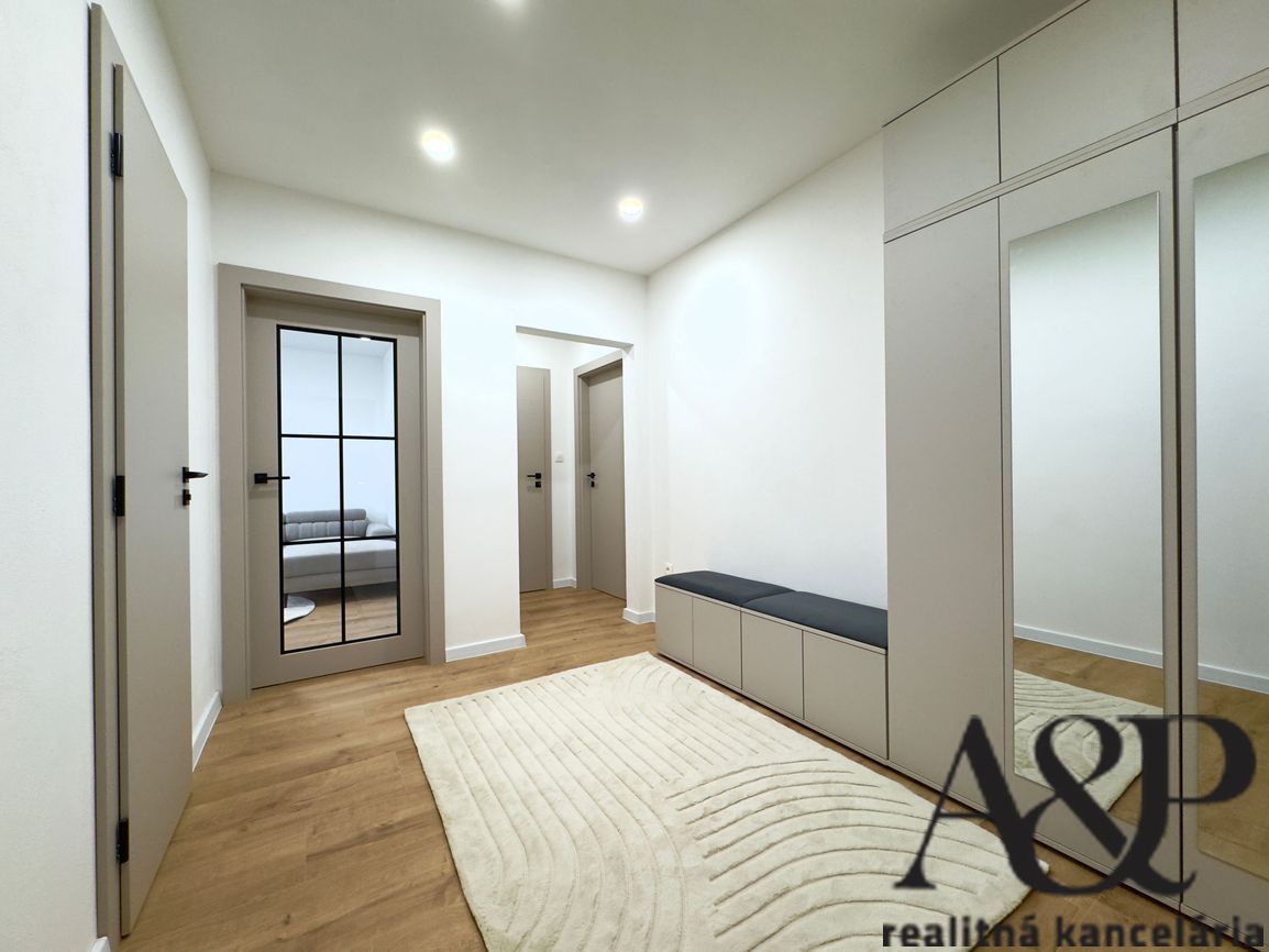 LUXUSNÝ 3 IZBOVÝ BYT V CENTRE MESTA, 68M2, NÁM. OSLOBODENIA, - 5