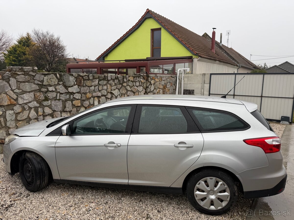 Predám Ford Focus 1.6 85 kW – r. 2012 - 5