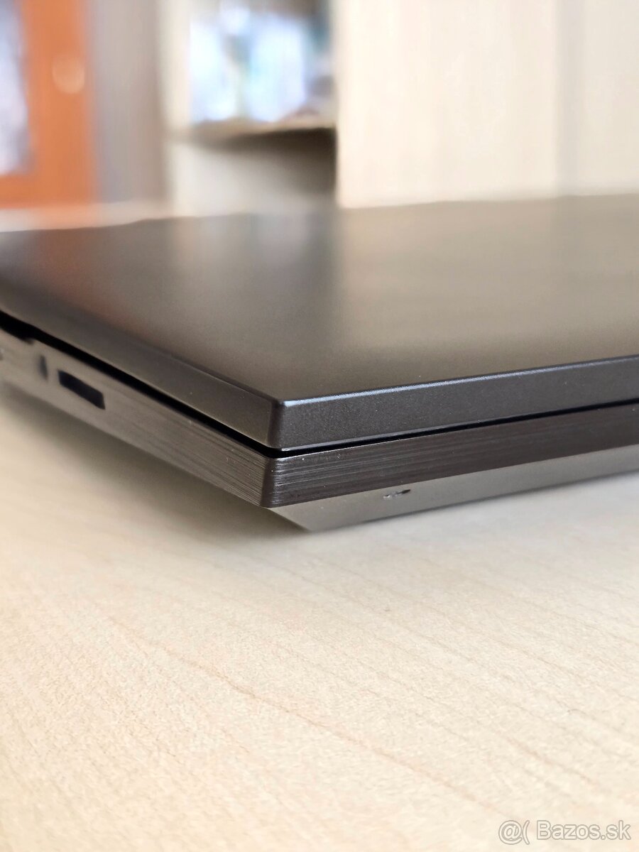 OMEN 17-ck2003 - 17" 240Hz 1440p, RTX 4090, i-9 13900HX - 5