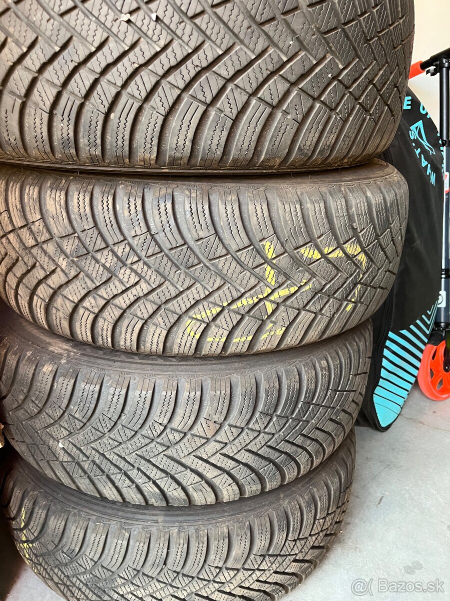 Zimne gumy 4x - Hankook W462 Winter icept RS3 205/55 R16 91 - 5