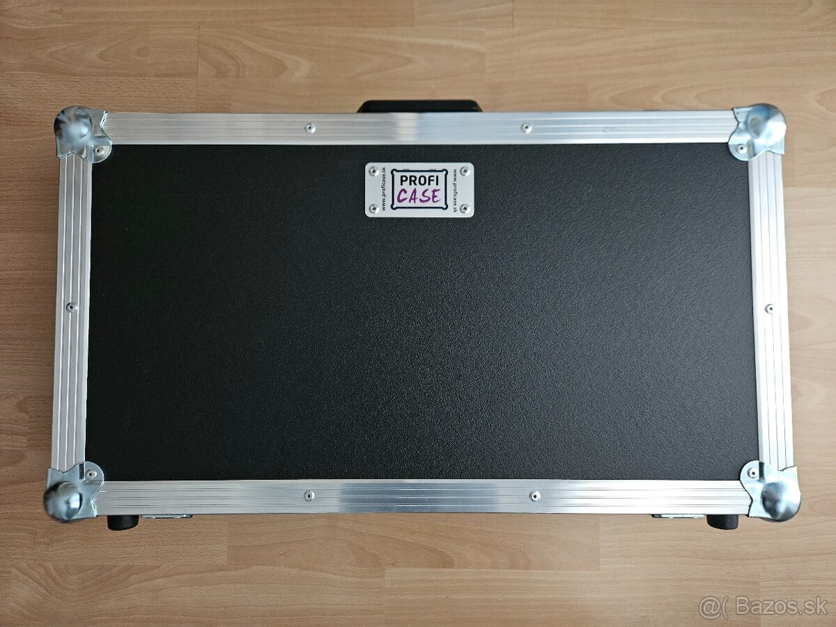 Pedalboard + power supply + kufor - 5