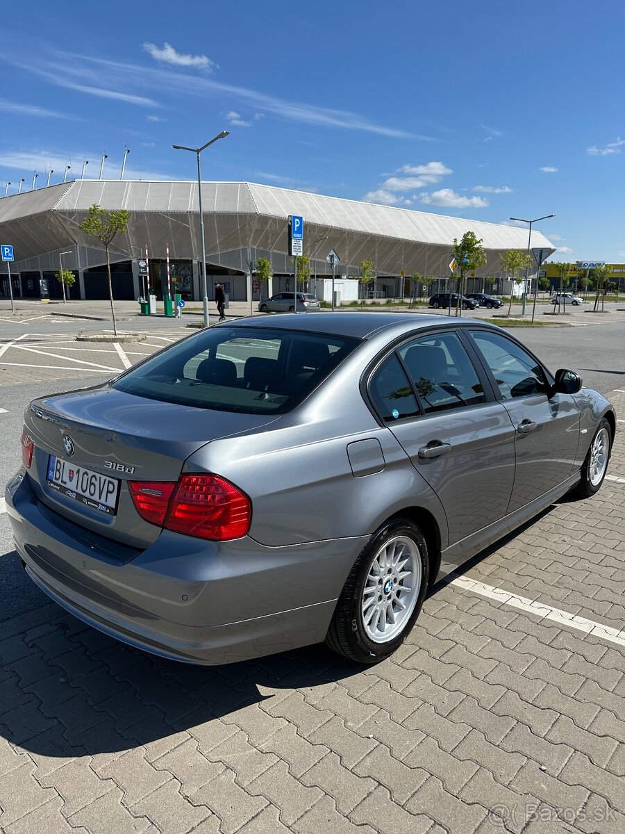 BMW 318d (E90) - 2010 - 5