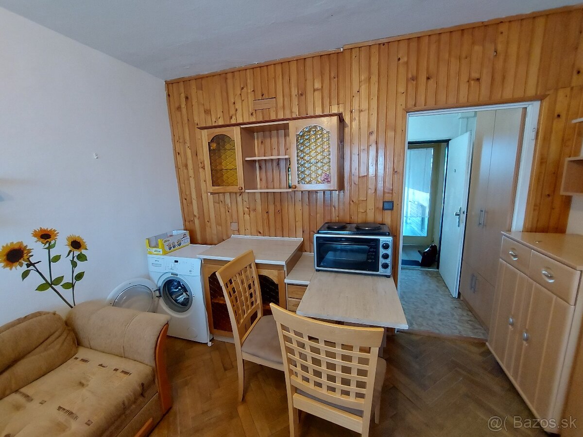 Prenájom garsónky na Tekovskej ul. 2 v Leviciach - 5