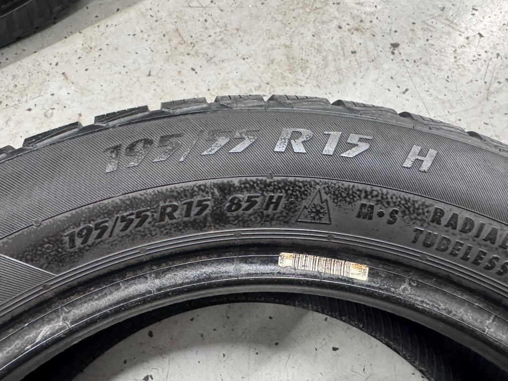 Zimné pneu MATADOR 195/55R15 85H - 2kusy dezén 7mm DOT 3121 - 5