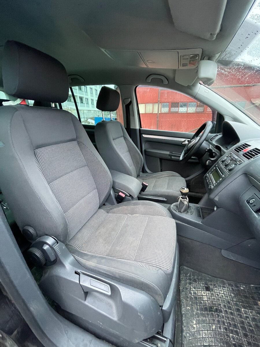 VW Touran 2.0 TDI - 5