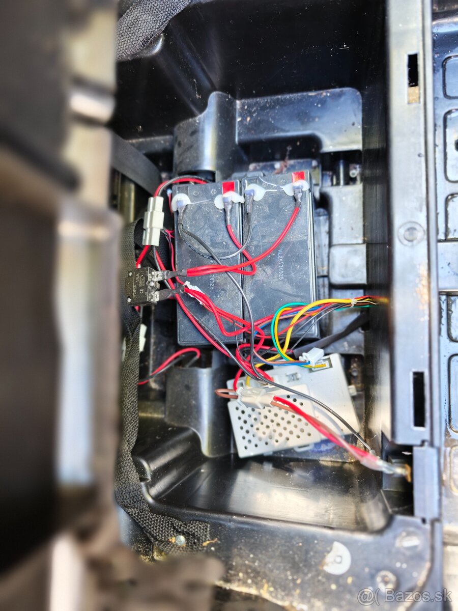 Elektrické auto pre dvoch 4x4 - 5