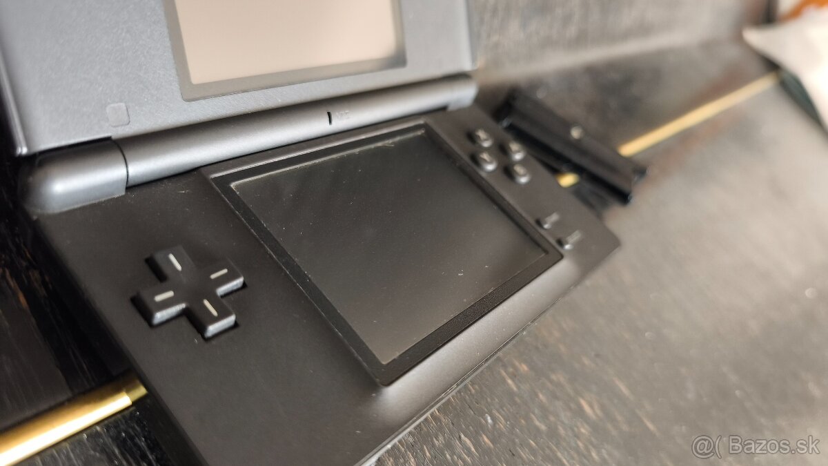 PREDAM NINTENDO DS LITE + NFS PRO STREET HRA - 5