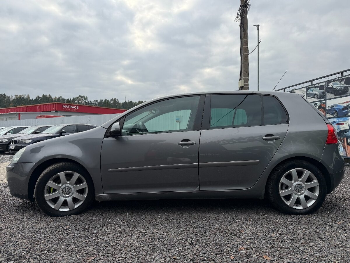 Volkswagen Golf 1.6 FSI Trendline - 5