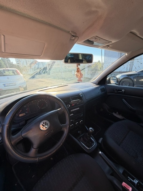 Volkswagen golf 4, 16v 1,4 MPI - 5