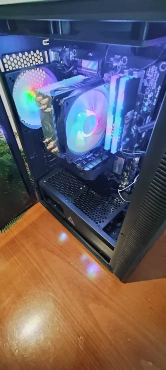 🎄 Herný počítač s novými komponentmi 🎄 - 5