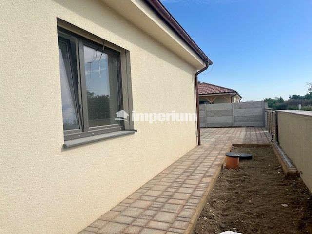 Na predaj 4 izbový bungalov v stave holodomu - obec Kyselica - 5