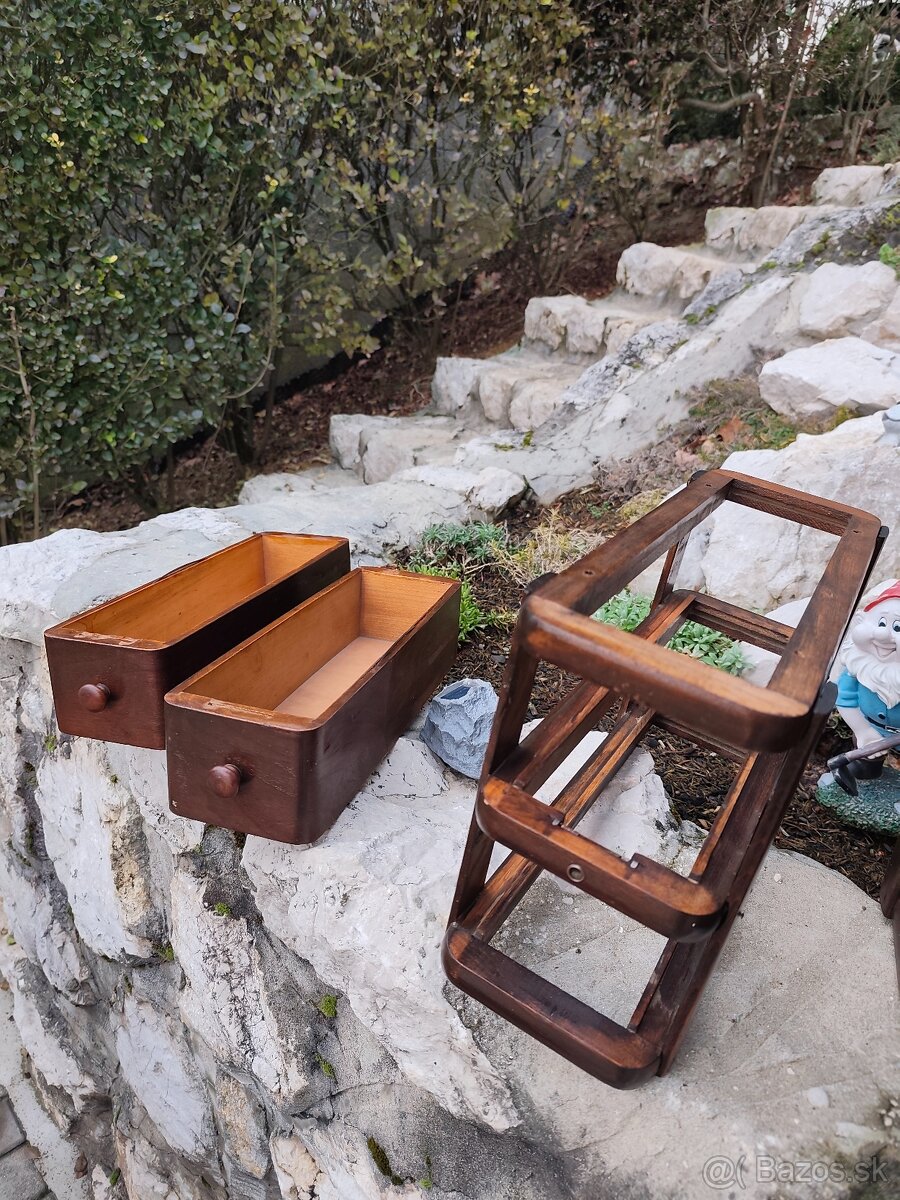 Staré drevené zásuvky aj rám - 5