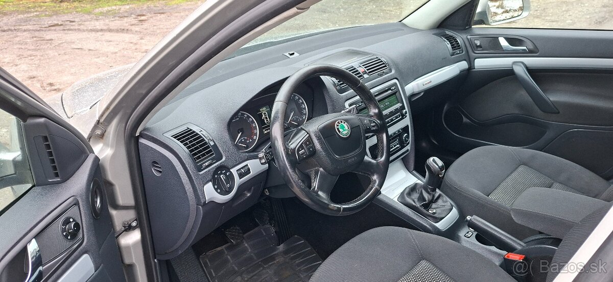 Predám škodu octavia scout 4x4 - 5