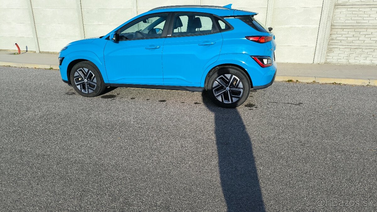 Hyundai Kona Electric 100 kW, 136 koni, 23 439 km, Top stav - 5