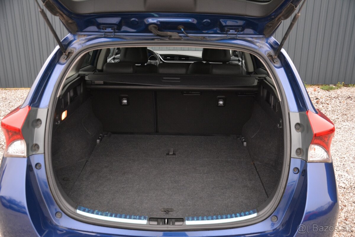 Toyota Auris Touring Sports 1.8 Hybrid, SR voz, TOP Stav, - 5