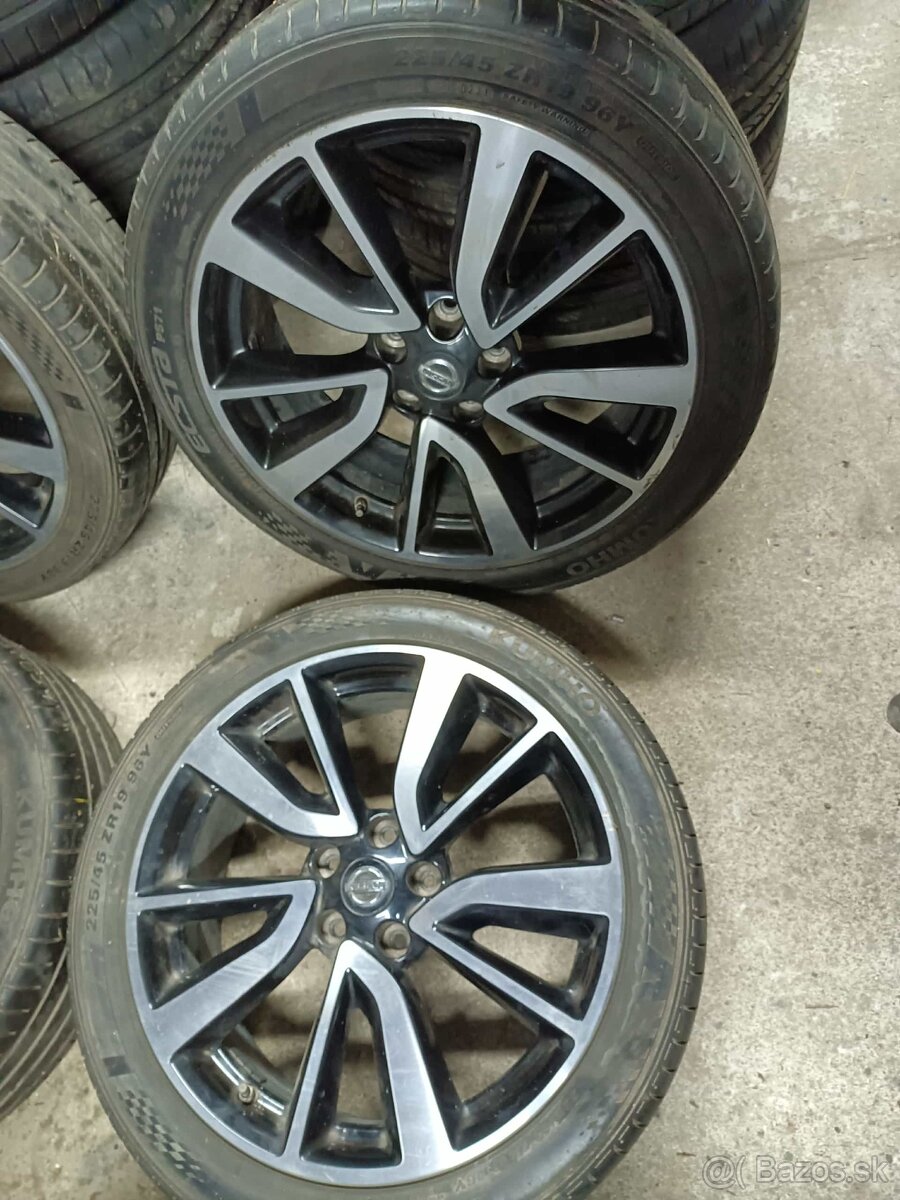 4ks alu disky orig. Nissan 5x114,3 R19 6mm 225/45 r19 - 5