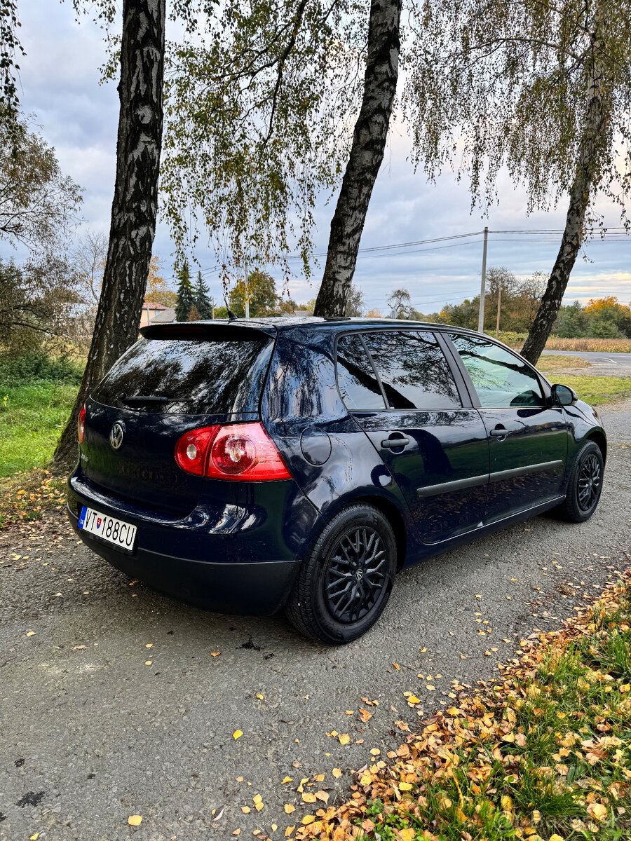 Volkswagen Golf 5 1.4 benzín - 5