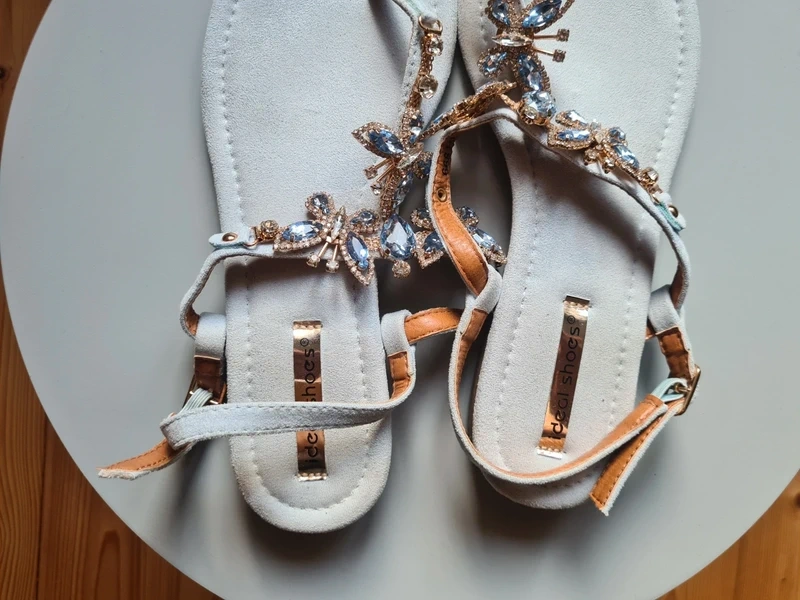 Nízke sandále s aplikáciou - 5