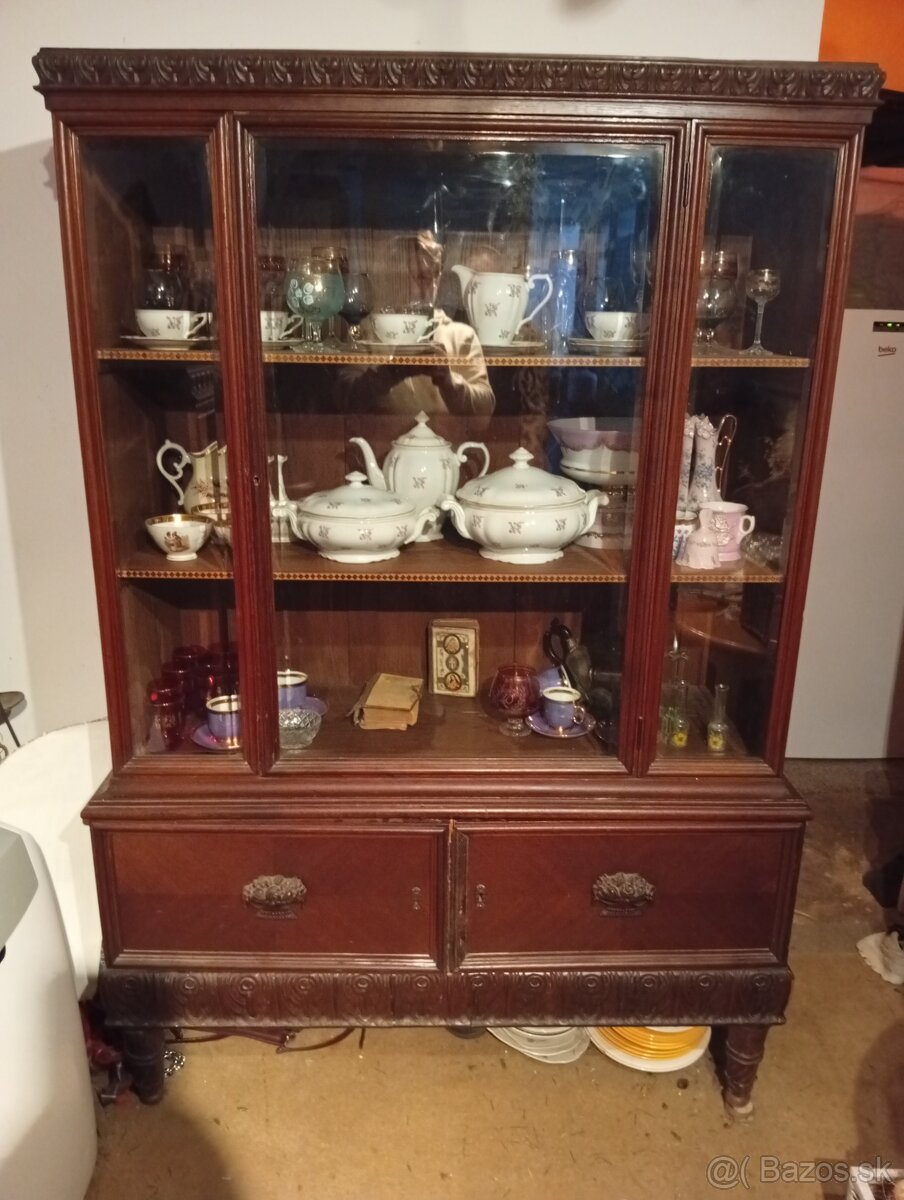 Vitrína,sekretar - 5