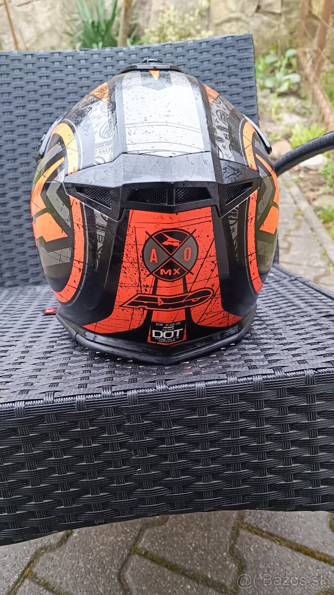 Vecí na motorku