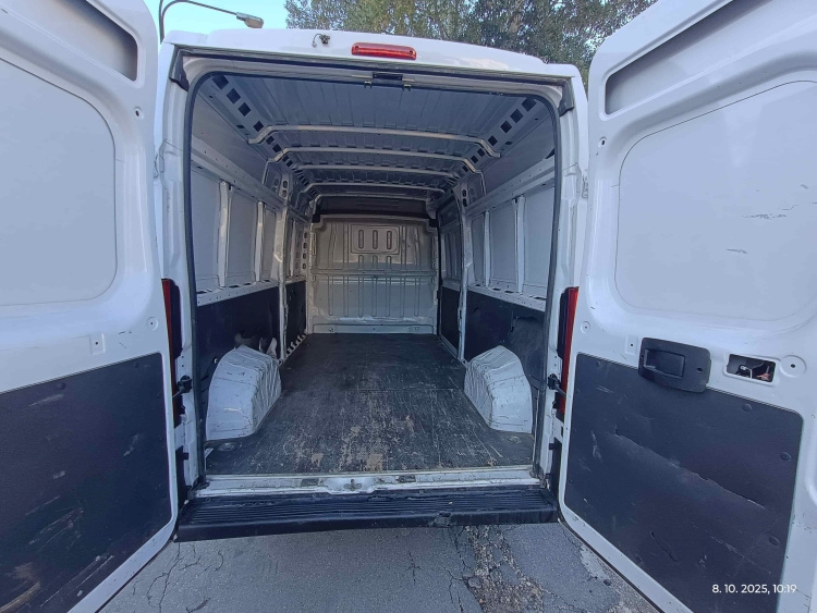 Predám Peugeot Boxer 2.2 BlueHDi 165k 435 L3H2 Pack - 5