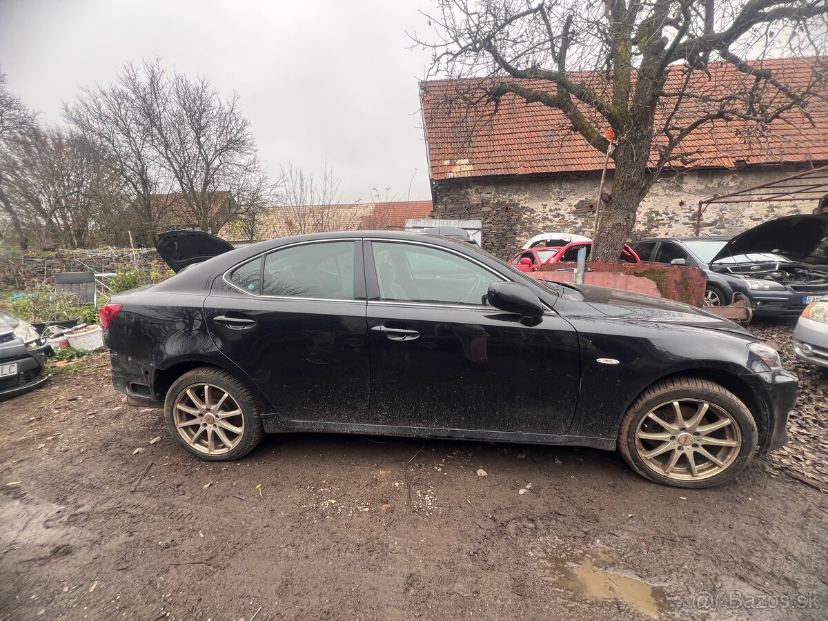 LEXUS IS220d - rozpredám na diely - 5