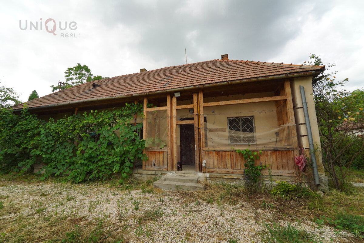 Na predaj: Vidiecka usadlosť pri Veľkom Mederi – 1ha, dom - 5